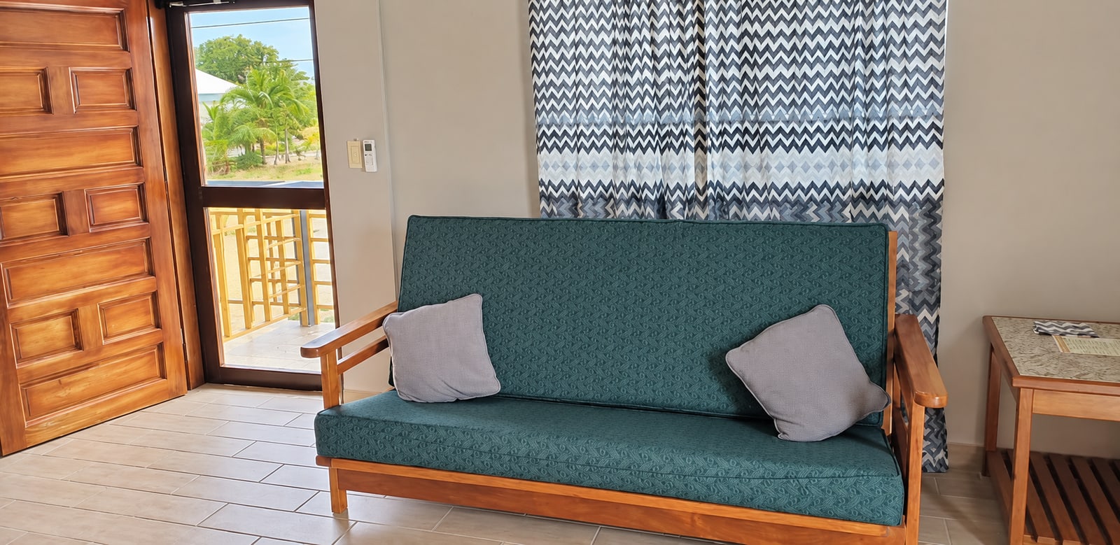 1BR Deluxe Suite #6: Living area
